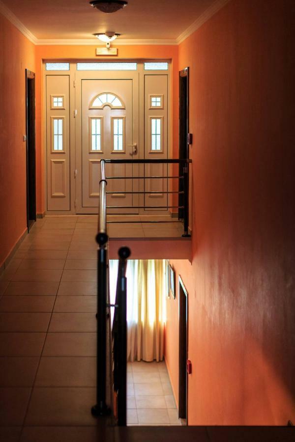 Villa Imperija Guesthouse Будва Экстерьер фото